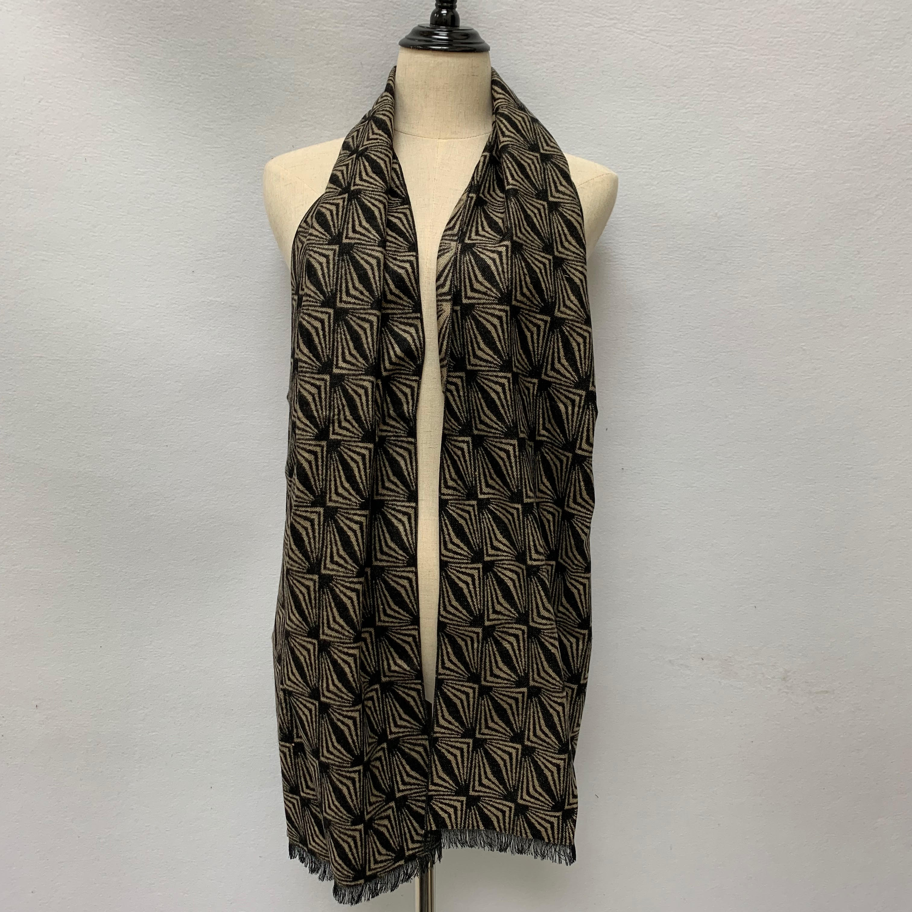 W1012-1 Fashion Cashmere Feel Scarf: Black/Camel